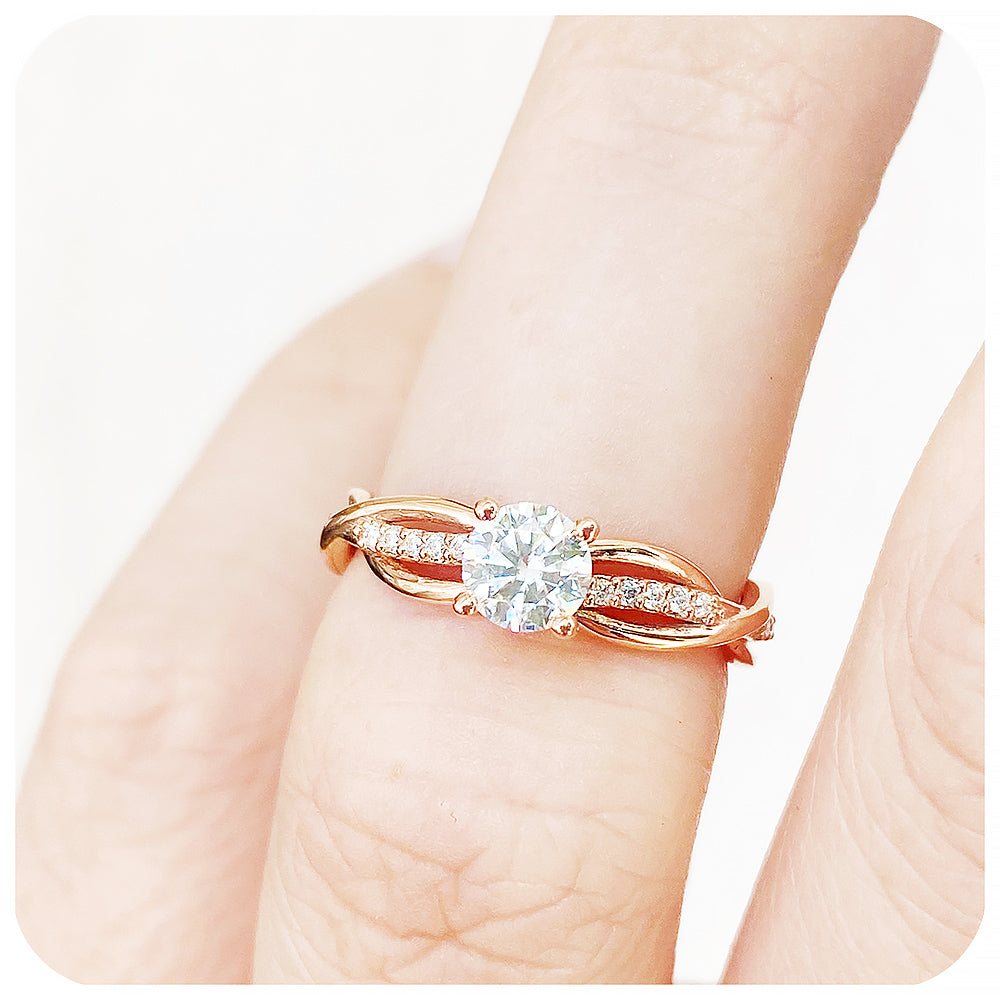 Brilliant round cut Moissanite Infinity style Engagement Wedding Ring - Victoria's Jewellery
