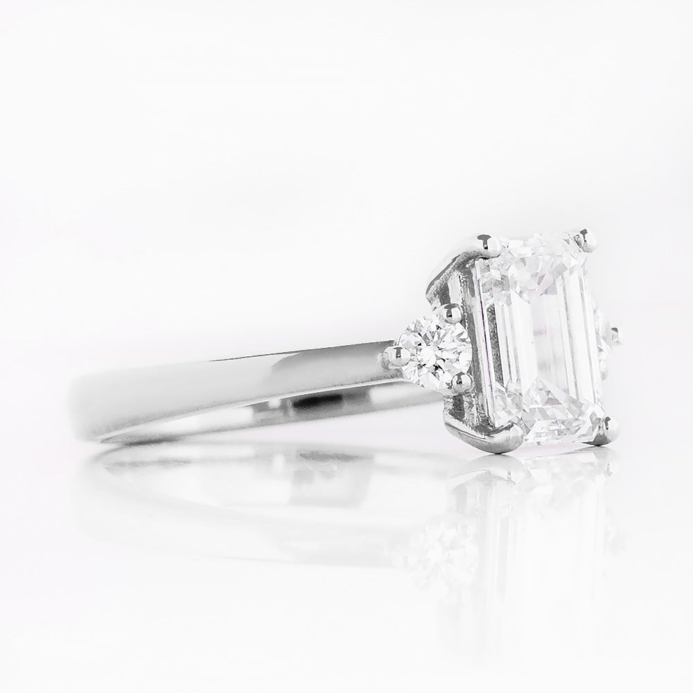 Bea, a Lab Diamond Engagement Ring - 1ct - Victoria's Jewellery