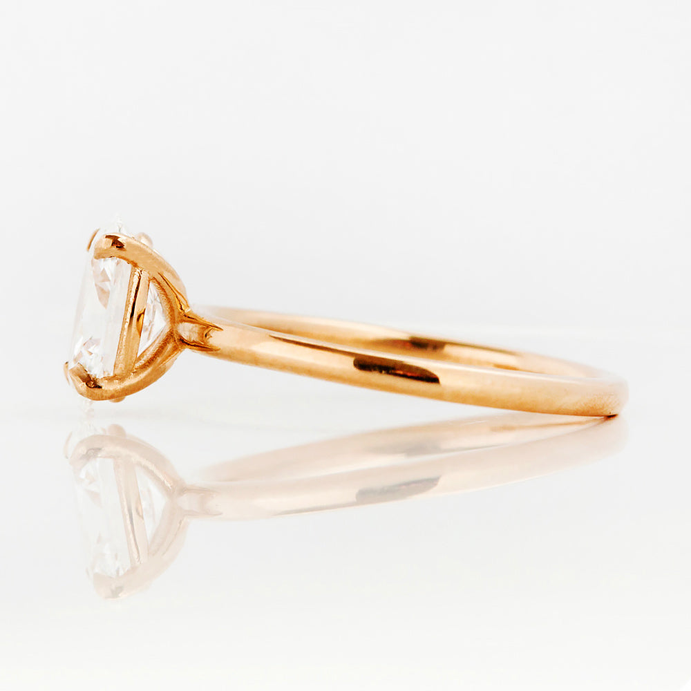 Oval cut Diamond Solitaire Engagement Ring in Rose Gold - Victoria's Jewellery