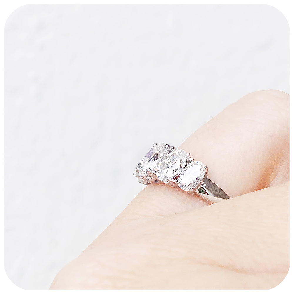 Oval cut Moissanite Graduated Engagement Wedding Ring - Victoria's Jewellery