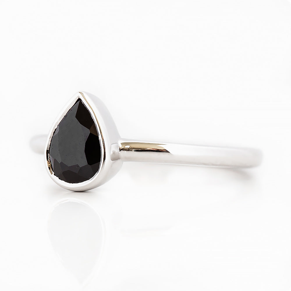 Linda, Pear cut Black Spinel Ring