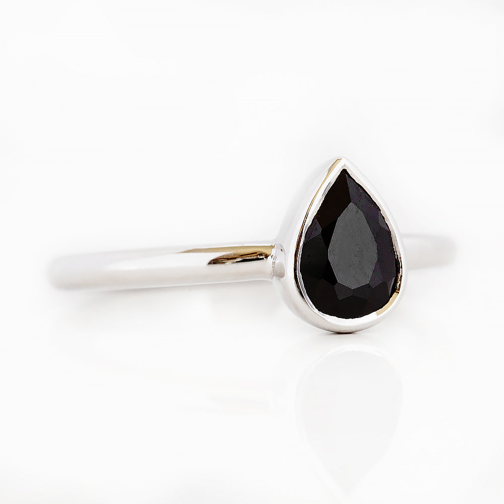 Linda, Pear cut Black Spinel Ring