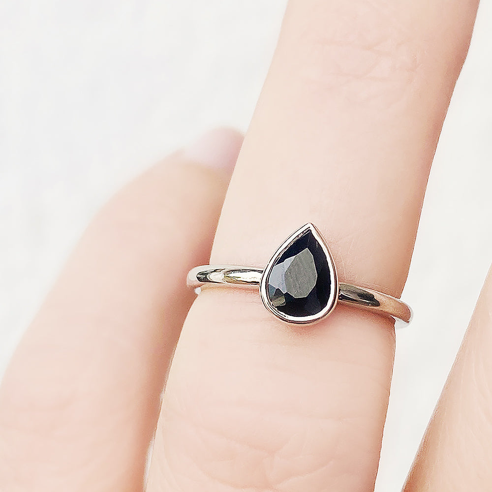 Linda, Pear cut Black Spinel Ring