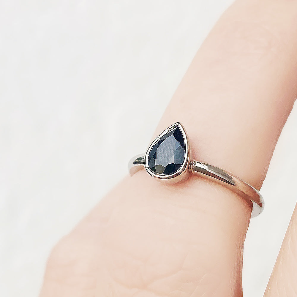 Linda, Pear cut Black Spinel Ring