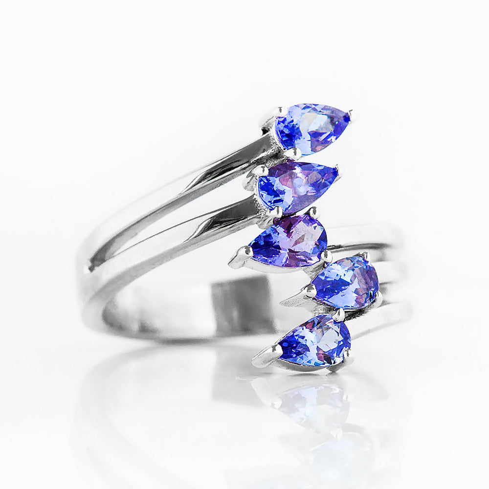 Ciela, a Tanzanite Shooting Star Ring - Victoria's Jewellery