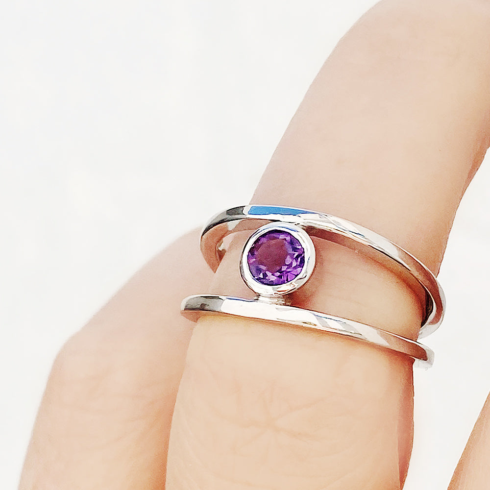 Harper, Round cut Amethyst Split Band Ring