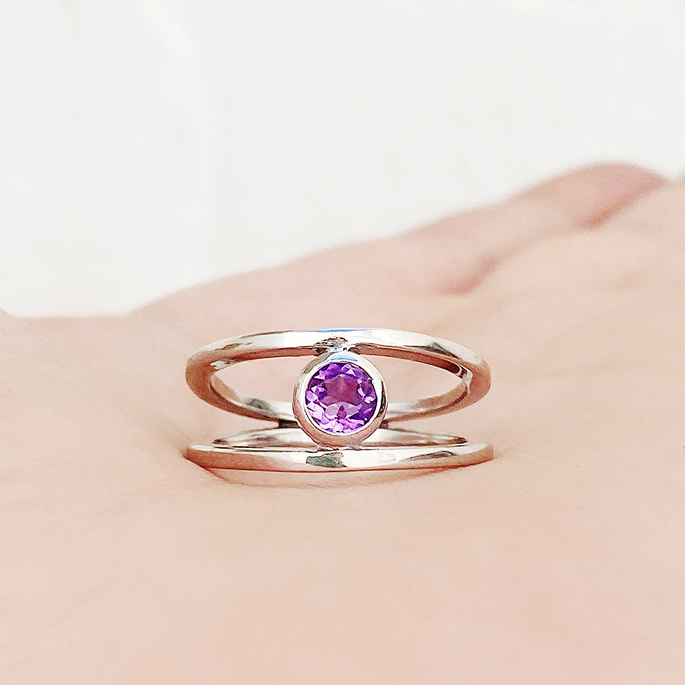 Harper, Round cut Amethyst Split Band Ring