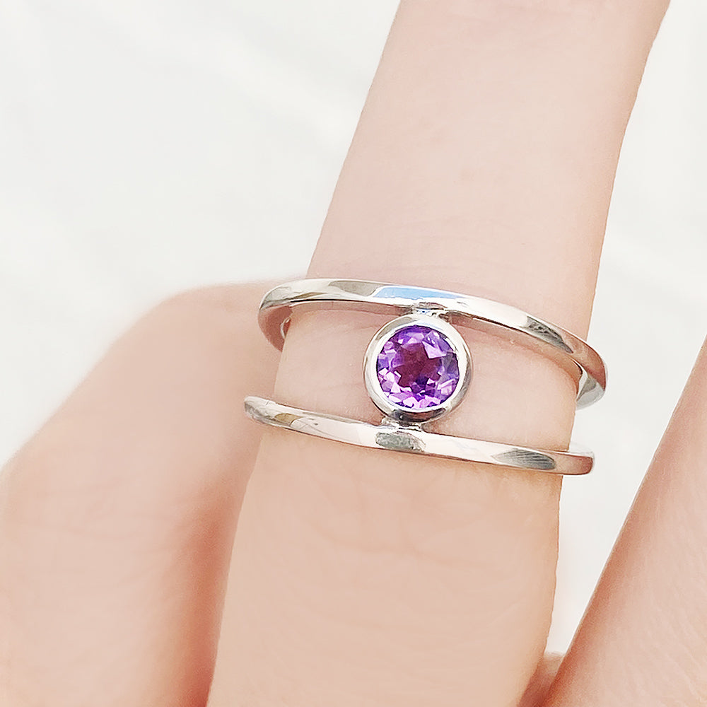 Harper, Round cut Amethyst Split Band Ring