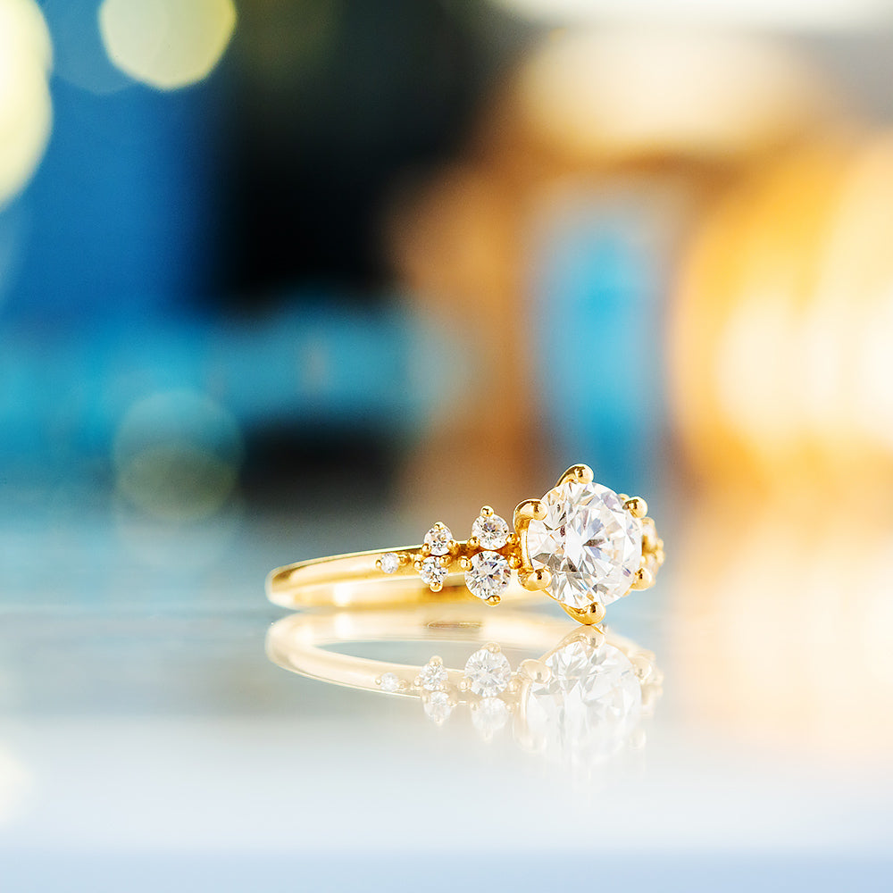 Arizona, a Round cut Lab Diamond Engagement Ring - Victoria's Jewellery
