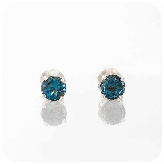 Round cut London Blue Topaz Stud Earrings - 5mm