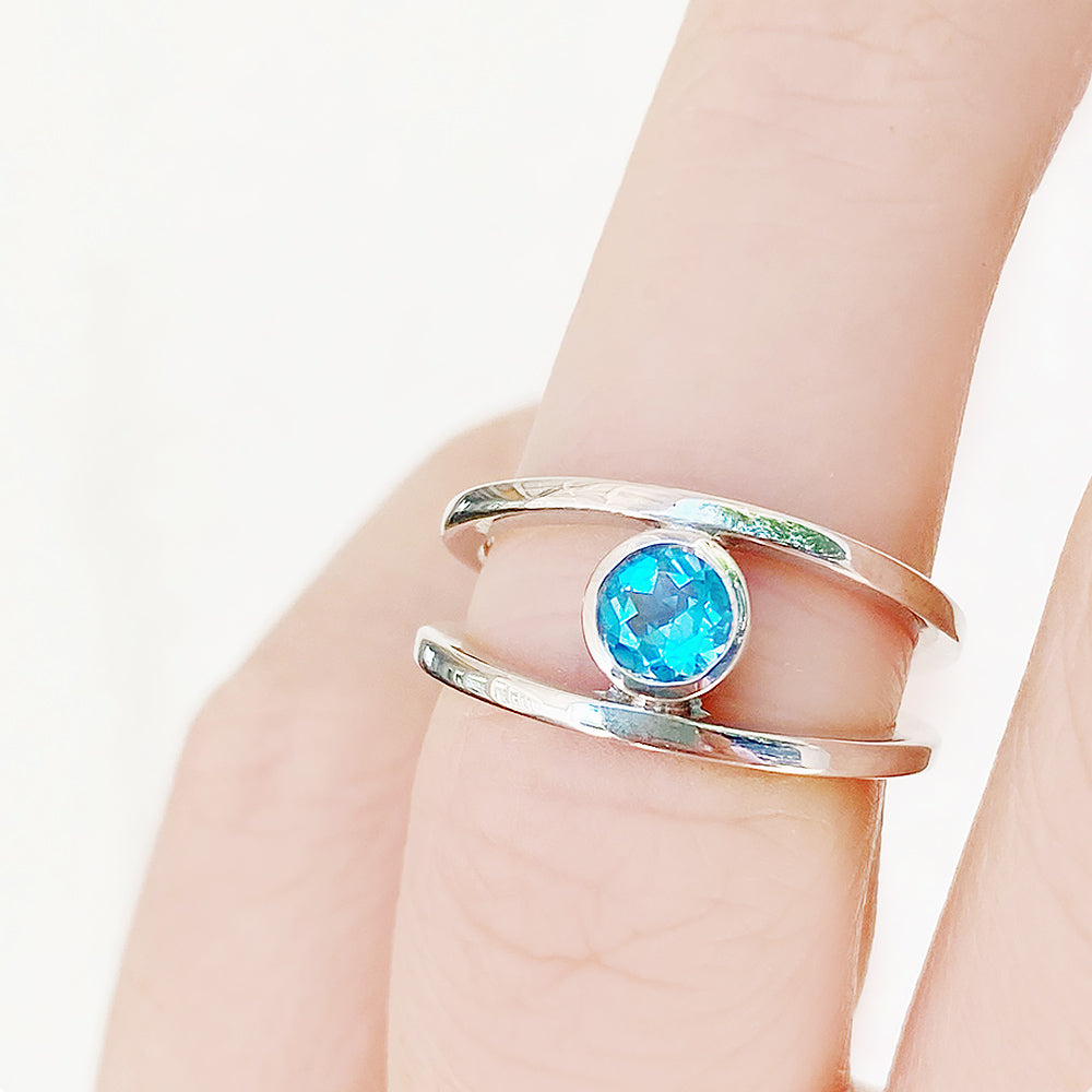 Harper, Round cut Swiss Blue Topaz Split Band Ring