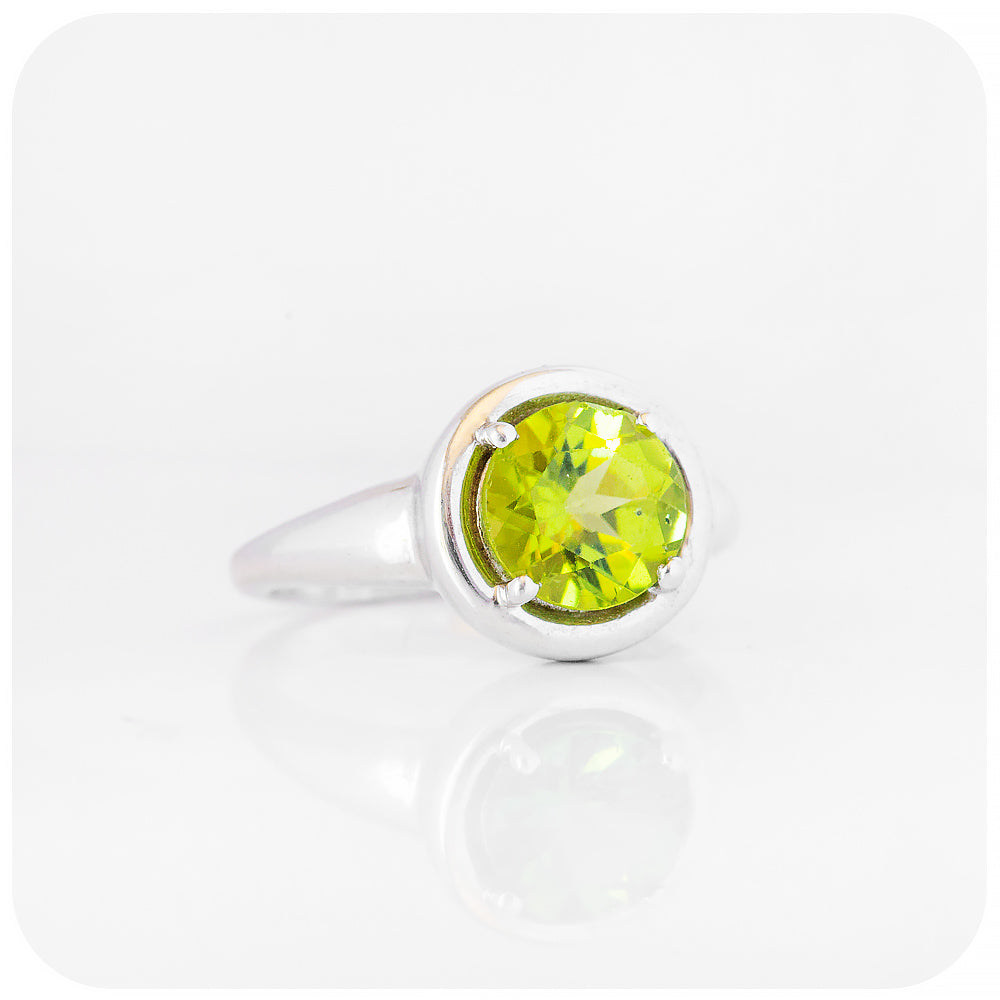 Round cut Peridot Ring in Sterling Silver - Victoria's Jewellery