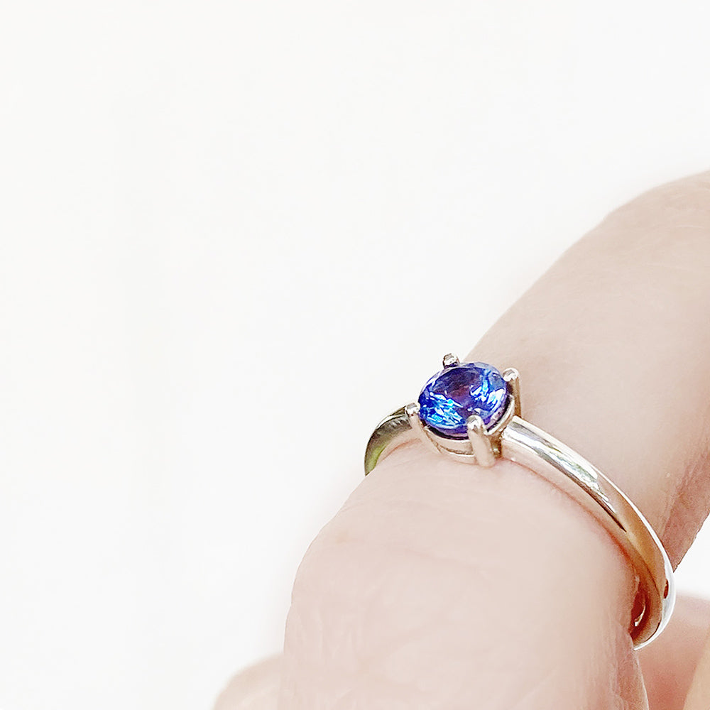 Lina, a Round cut Tanzanite Ring - Victoria's Jewellery