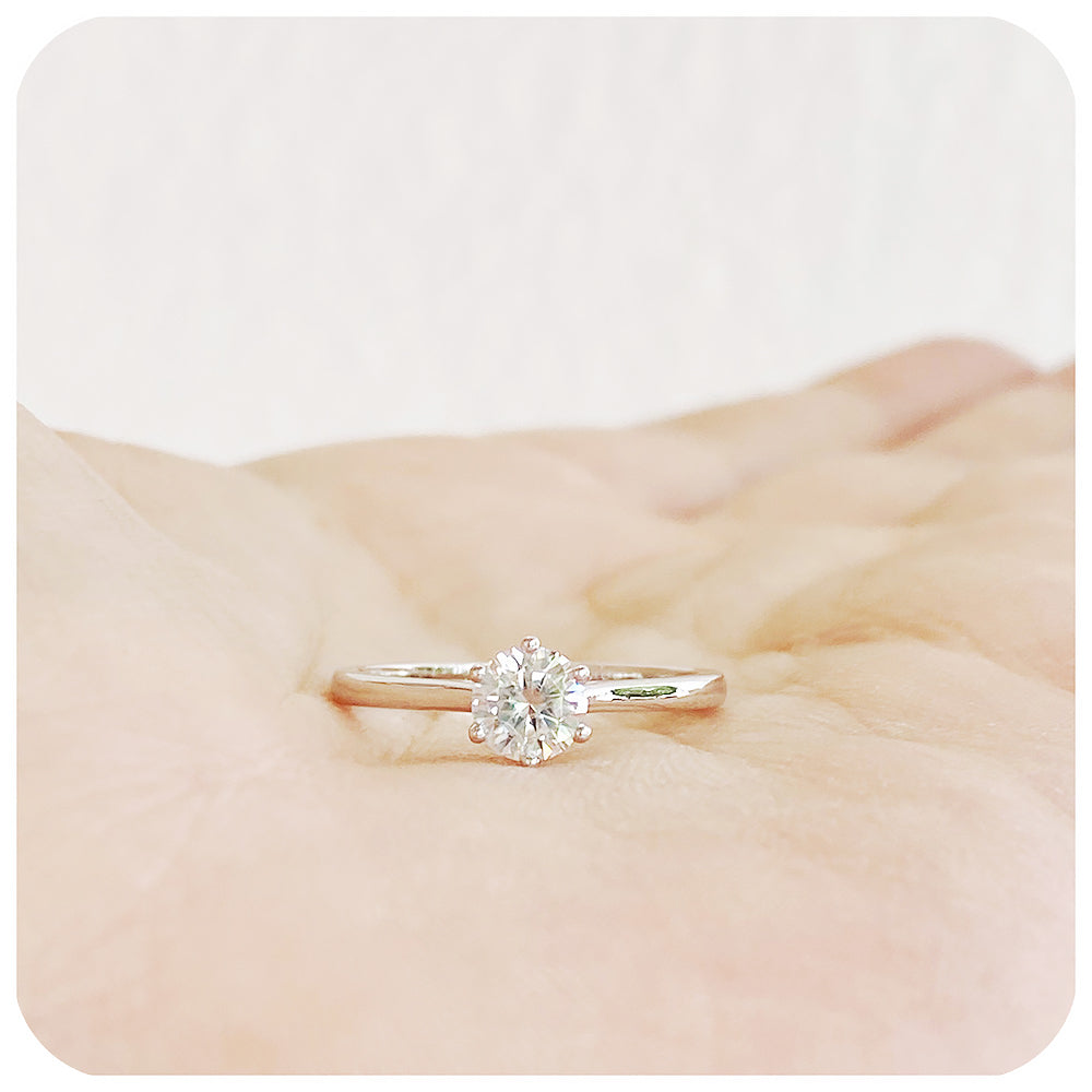 The 6 Claw Brilliant cut Diamond Ring - 0.50ct