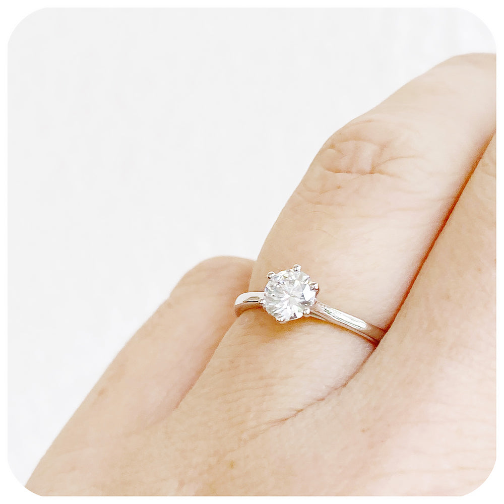 The 6 Claw Brilliant cut Diamond Ring - 0.50ct