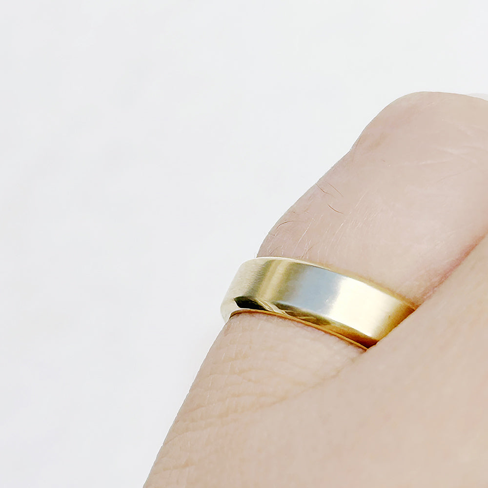 Bevelled edge Mens Wedding Ring in Yellow Gold - Victoria's Jewellery