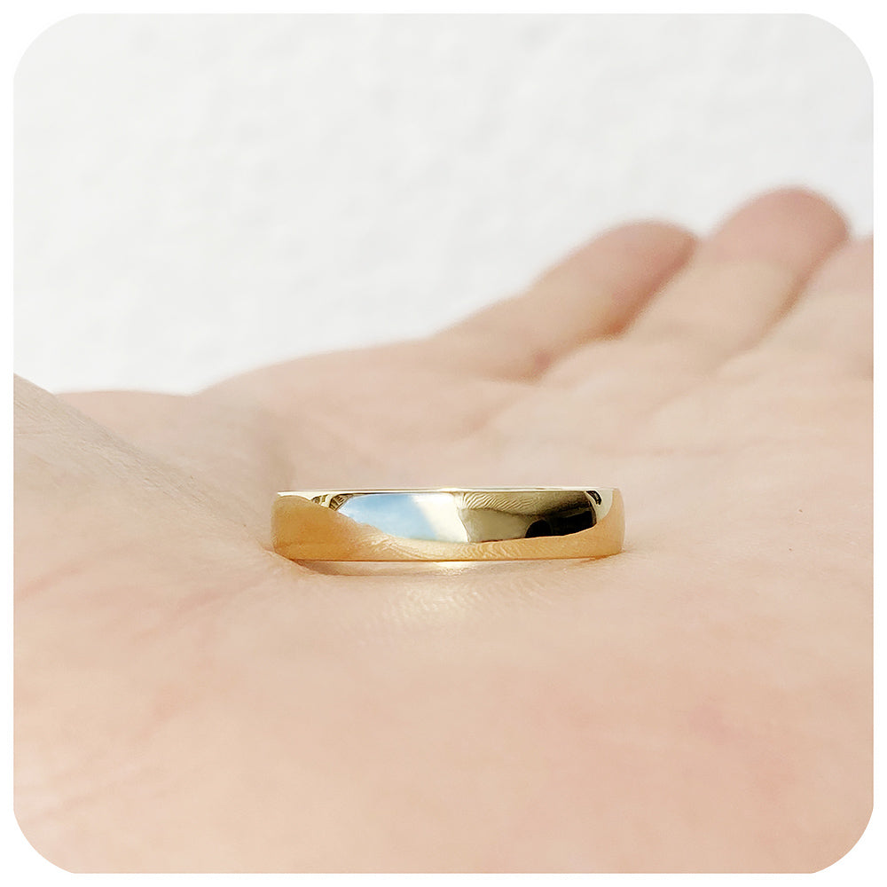 Men's Comfort Fit Gold Wedding Band