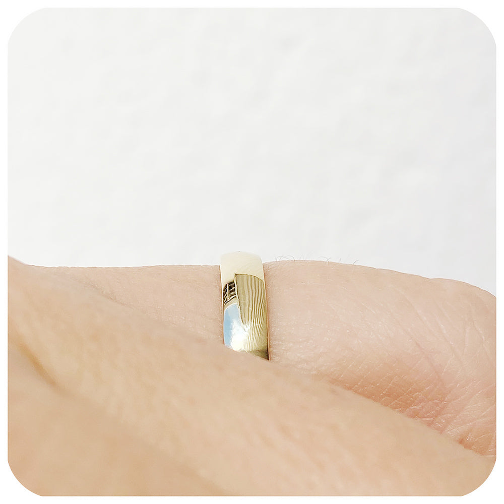 Men's Comfort Fit Gold Wedding Band