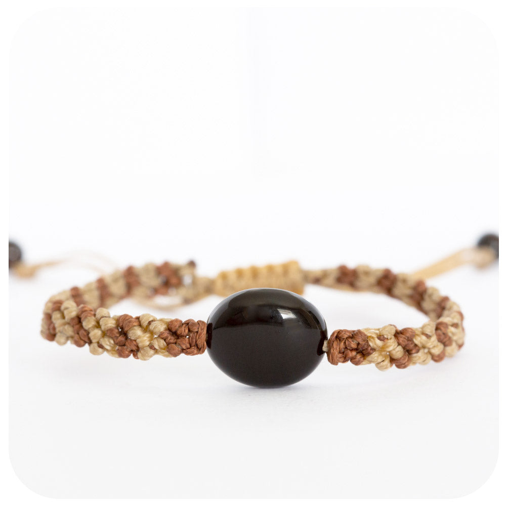 Macrame Bracelet with Oval Cabochon cut Onyx