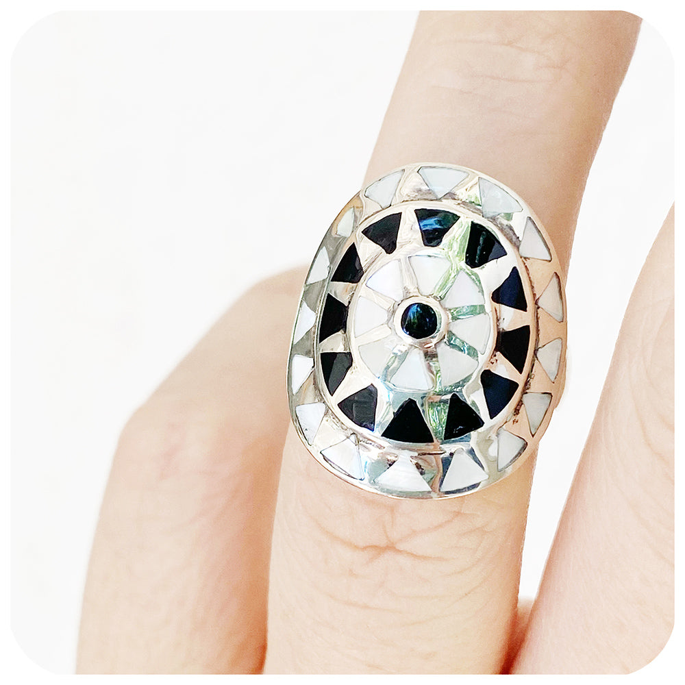 Black and White Mother of Pearl Disc Ring in Sterling Silver - 24mm