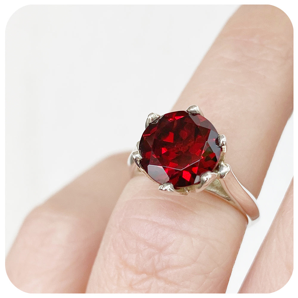 Round cut Garnet, Six Claw Solitaire Ring in Sterling Silver