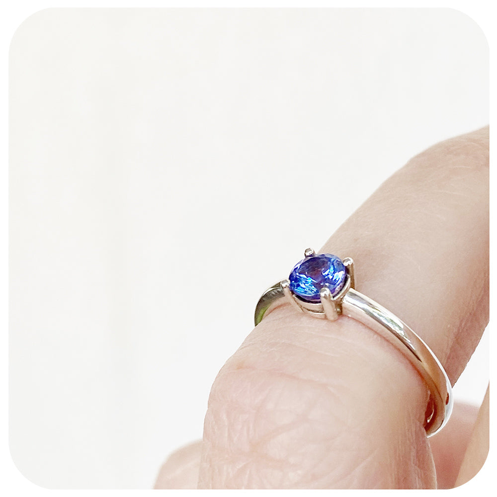 Round cut Tanzanite Solitaire Ring