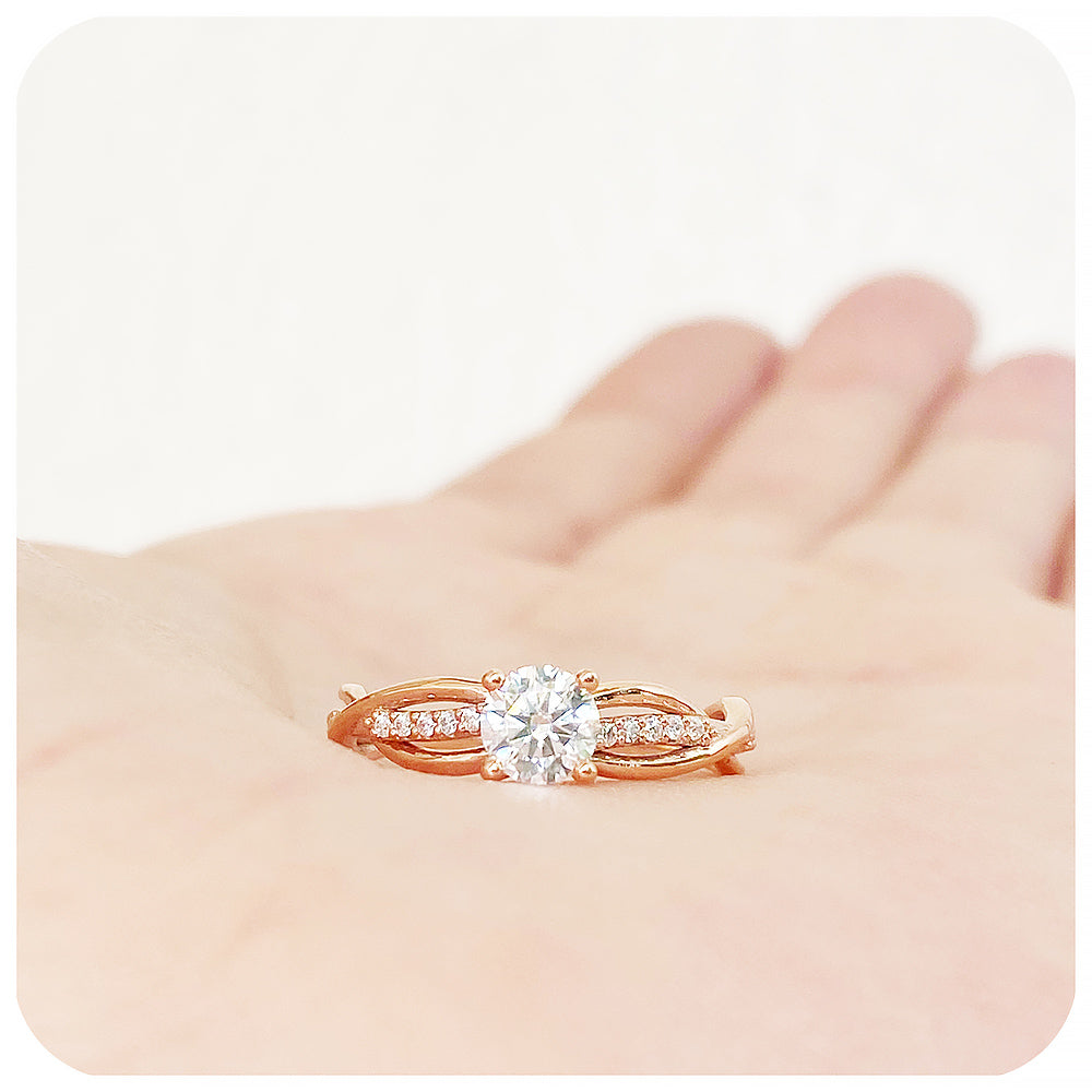 Brilliant round cut Moissanite Infinity style Engagement Wedding Ring - Victoria's Jewellery