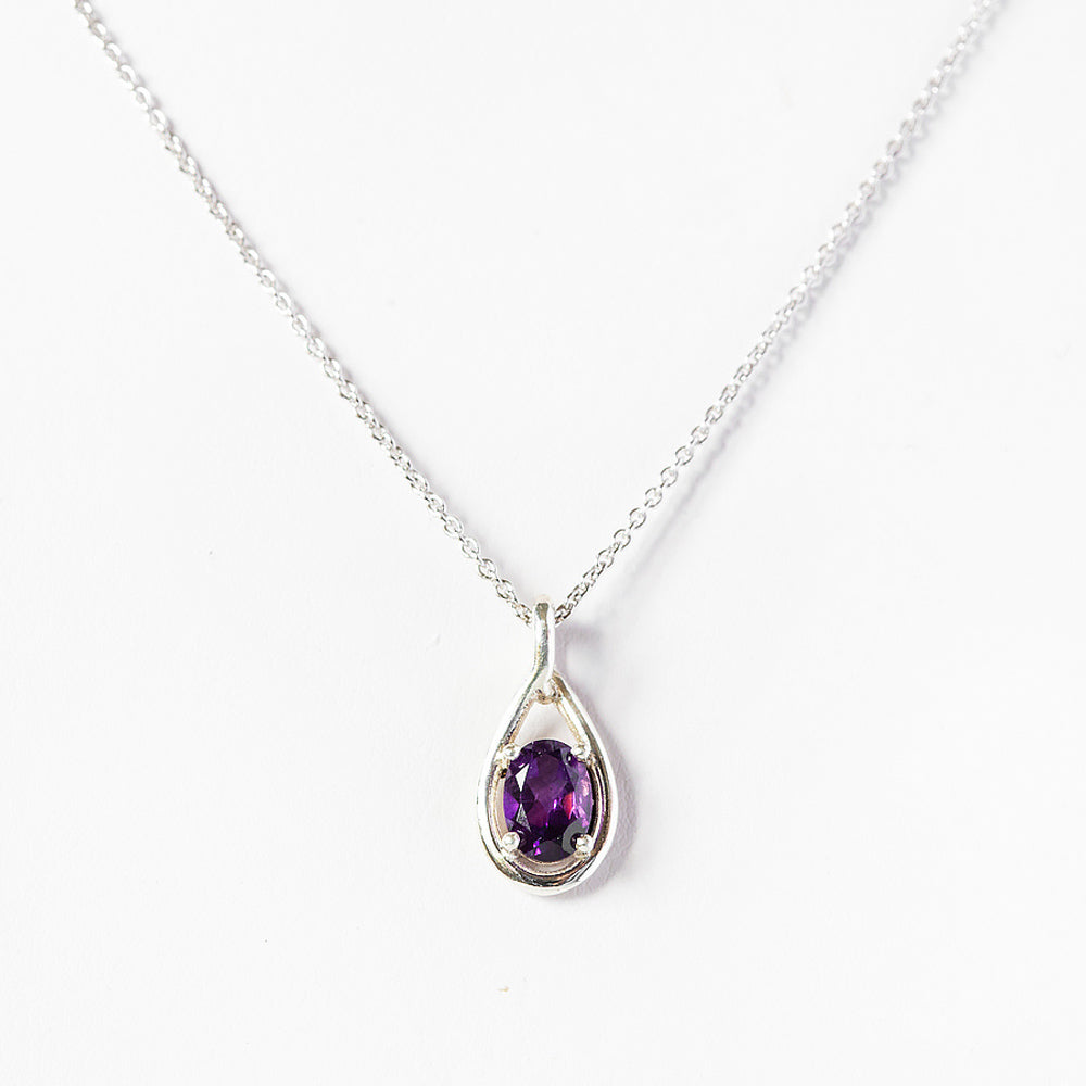 The Infinity Pendant with Amethyst - 7x5mm