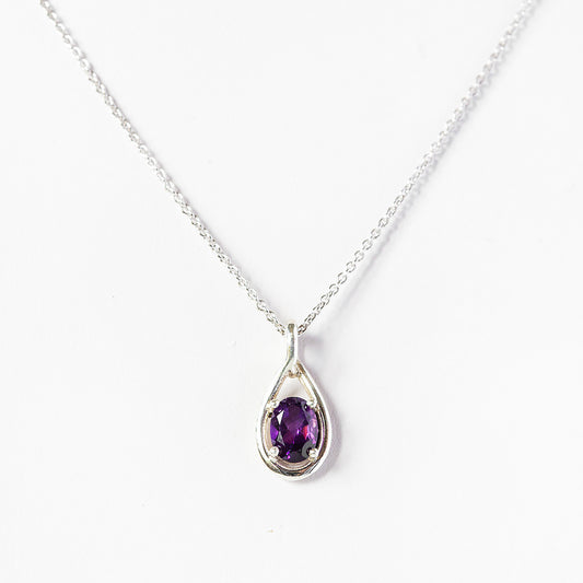 The Infinity Pendant with Amethyst - 7x5mm