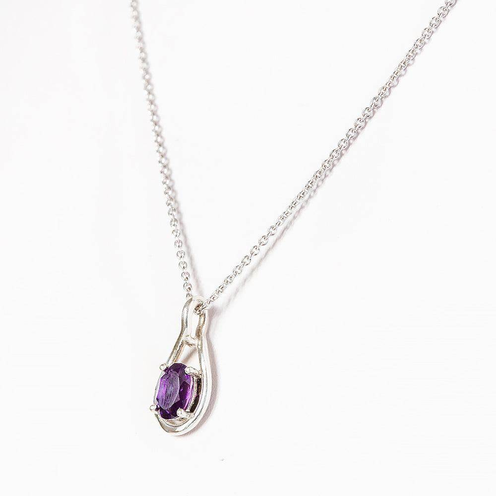 The Infinity Pendant with Amethyst - 7x5mm