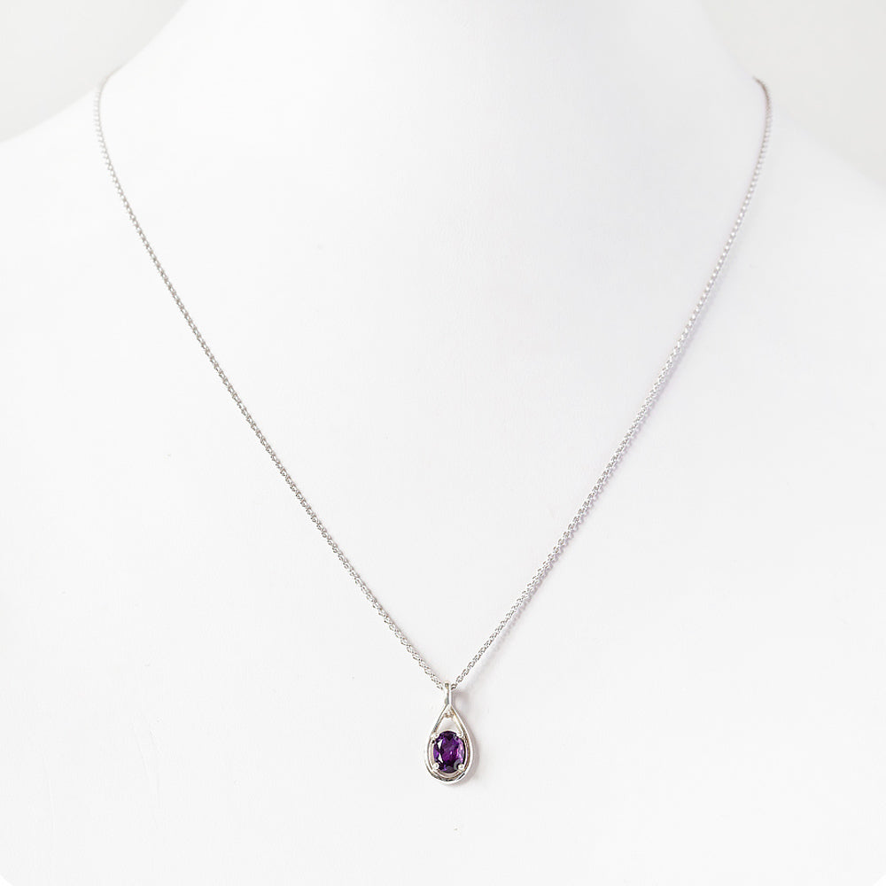 The Infinity Pendant with Amethyst - 7x5mm