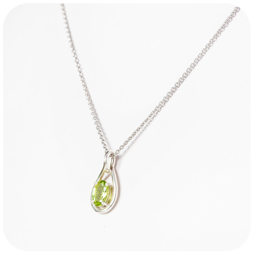 oval cut green peridot, august birthstone pendant and chain