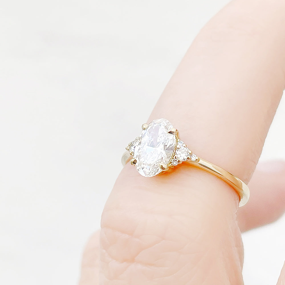 Kelly, an Oval cut Lab Diamond Ring - 1ct