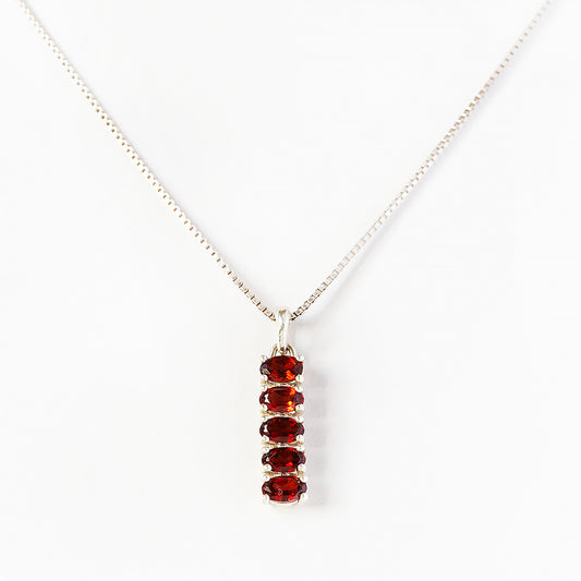 Willow, Garnet Necklace