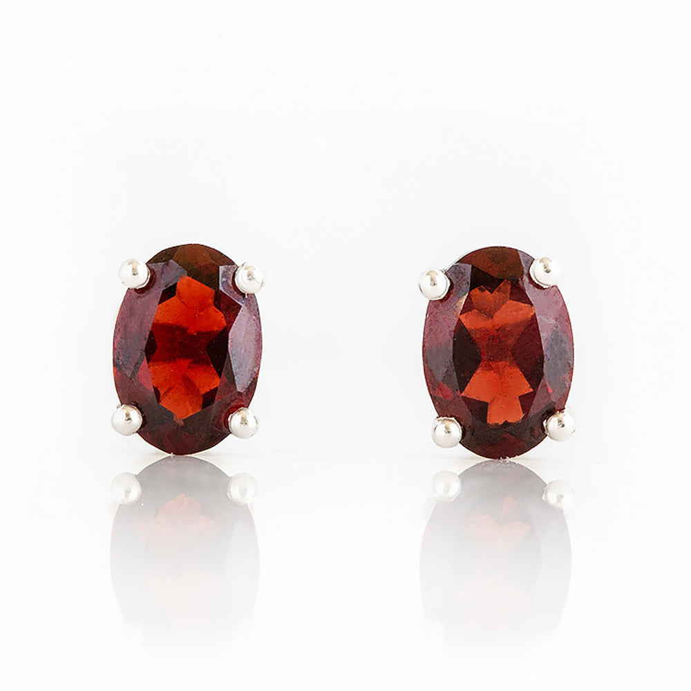 Luna, Oval cut Garnet Stud Earrings - 7x5mm