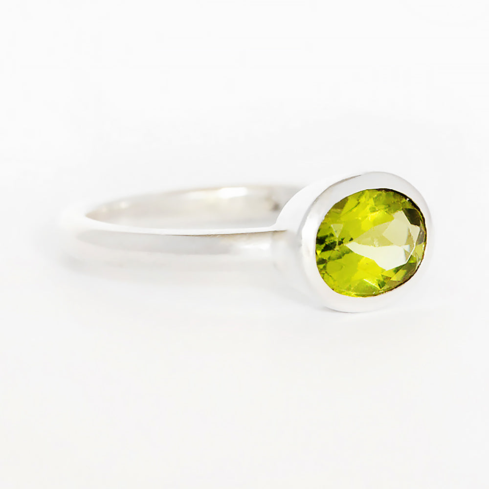 Quinn, an Oval cut Peridot Ring - Victoria's Jewellery