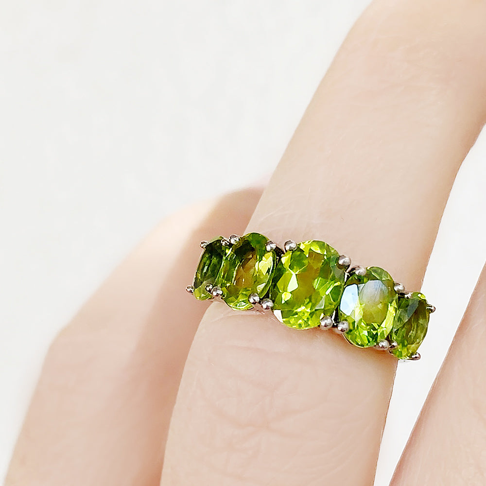 The Peridot Queen Ring