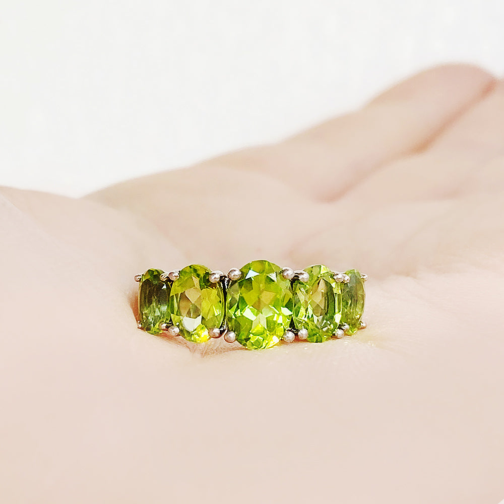 The Peridot Queen Ring