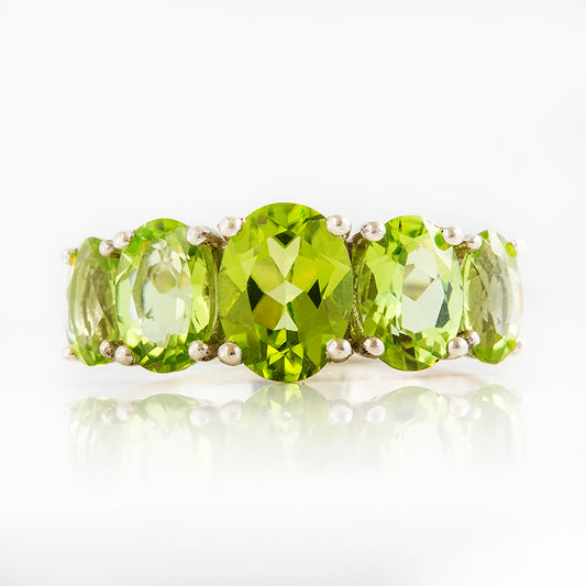 The Peridot Queen Ring