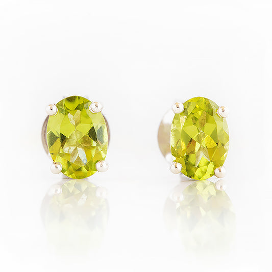 Luna, Oval cut Peridot Stud Earring - 7x5mm