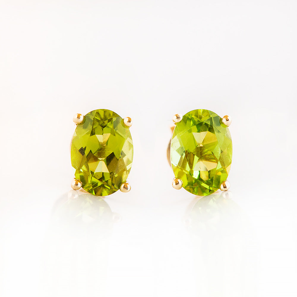 Luna, Oval cut Peridot Stud Earring - 7x5mm - Victoria's Jewellery