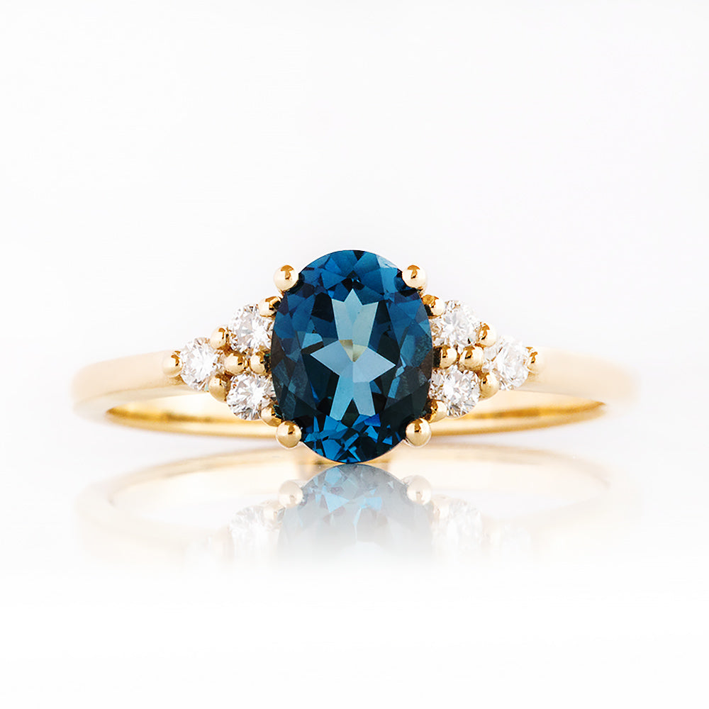 Este, Oval cut Lab Sapphire and Diamond Ring
