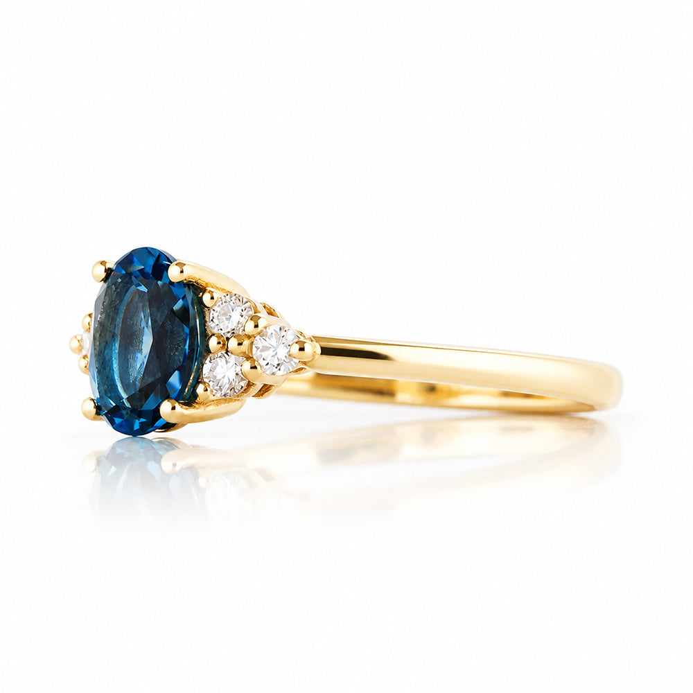 Este, Oval cut Lab Sapphire and Diamond Ring