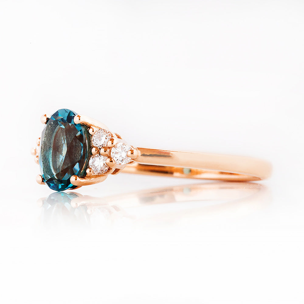 Este, Oval cut Lab Sapphire and Diamond Ring