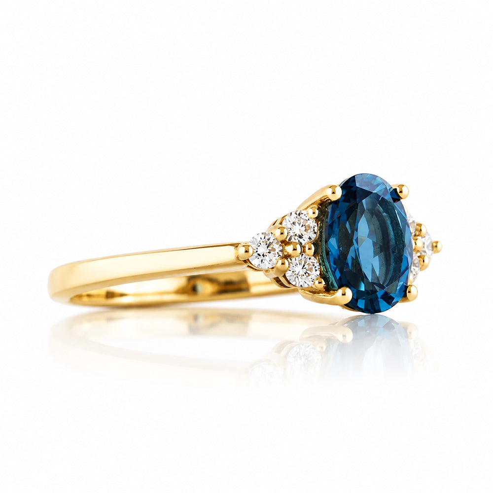 Este, Oval cut Lab Sapphire and Diamond Ring