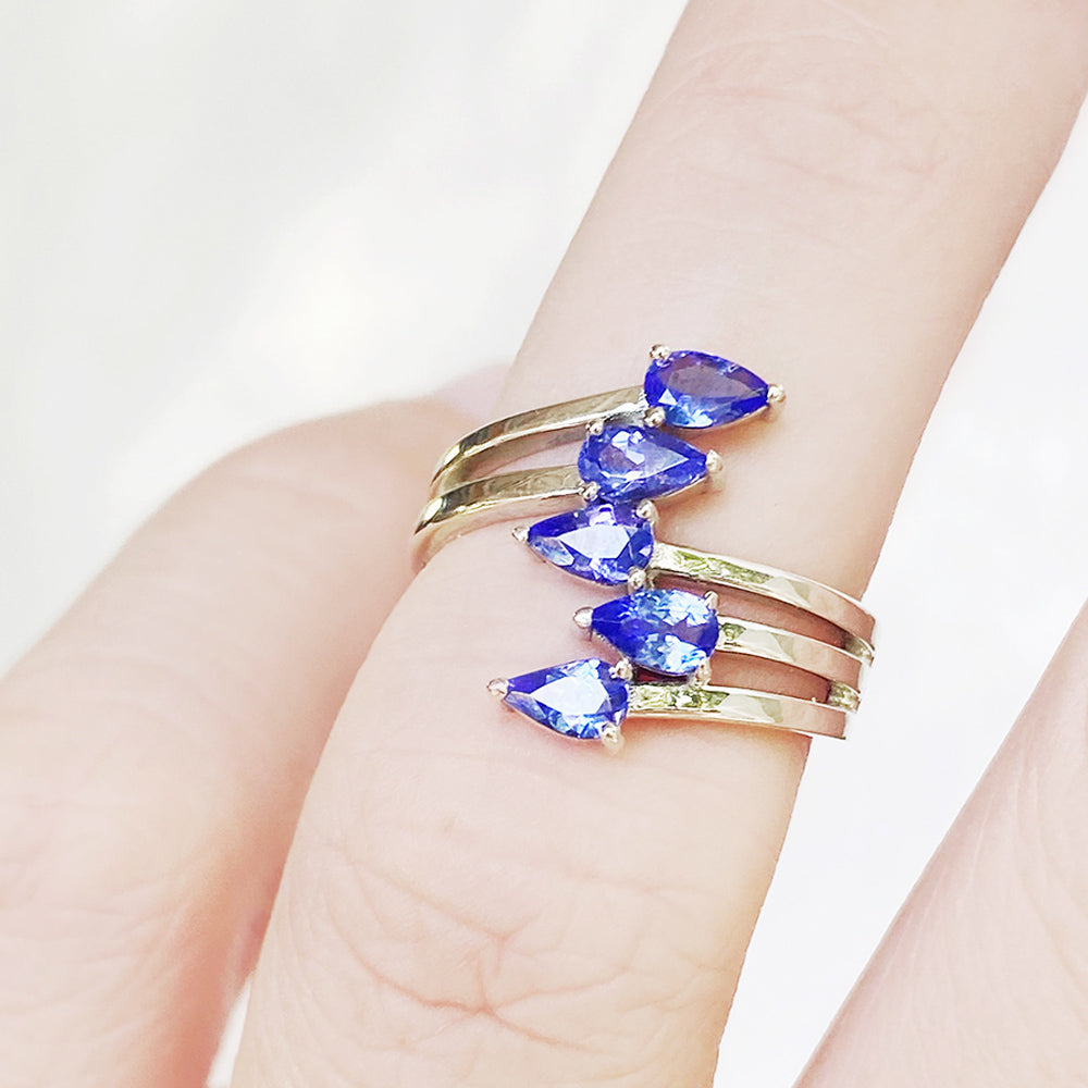 Ciela, a Tanzanite Shooting Star Ring - Victoria's Jewellery