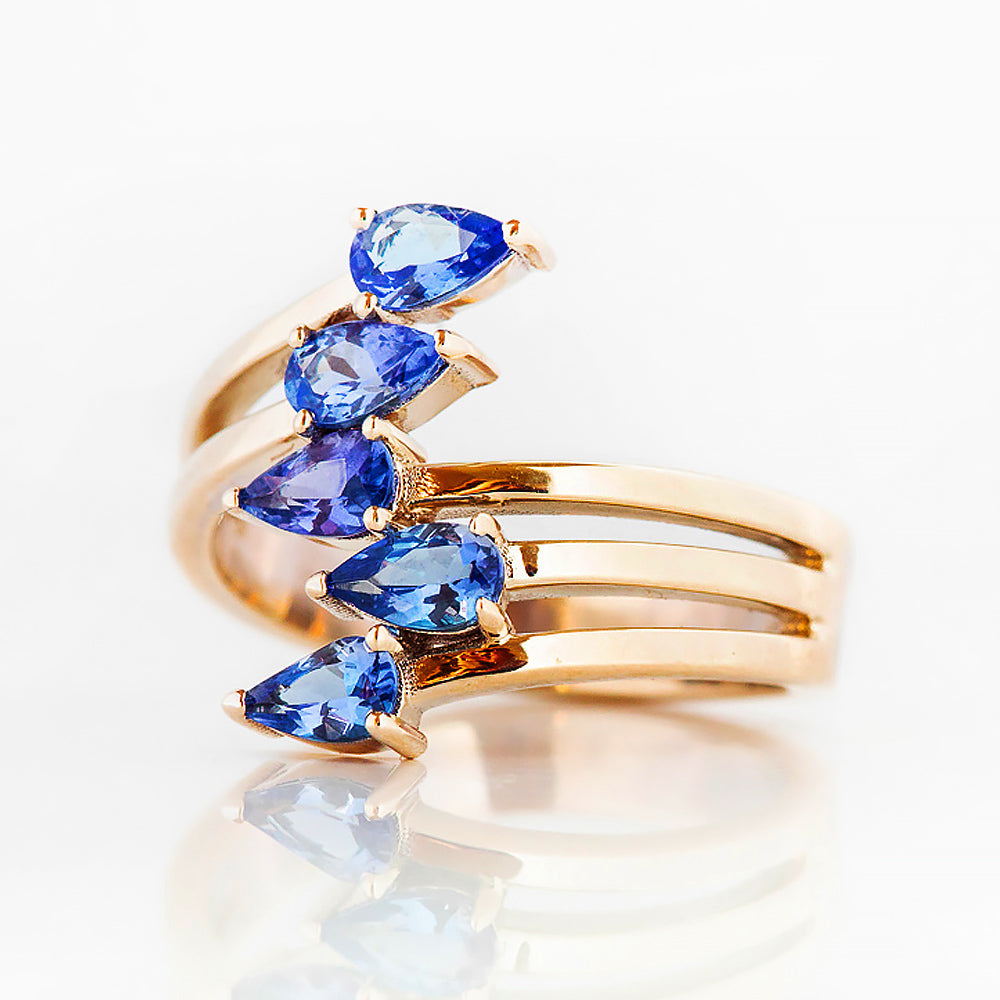Ciela, a Tanzanite Shooting Star Ring - Victoria's Jewellery