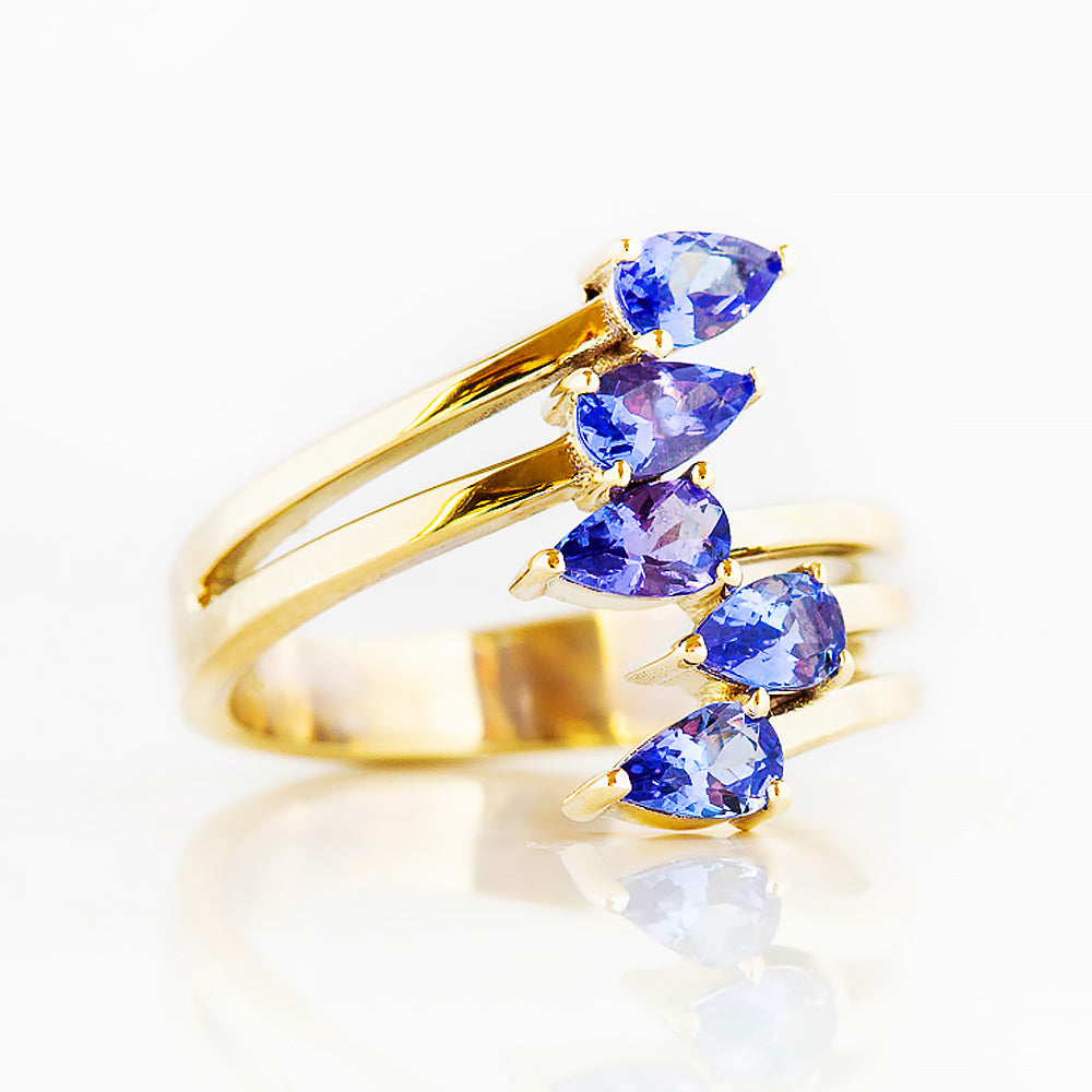 Ciela, a Tanzanite Shooting Star Ring - Victoria's Jewellery