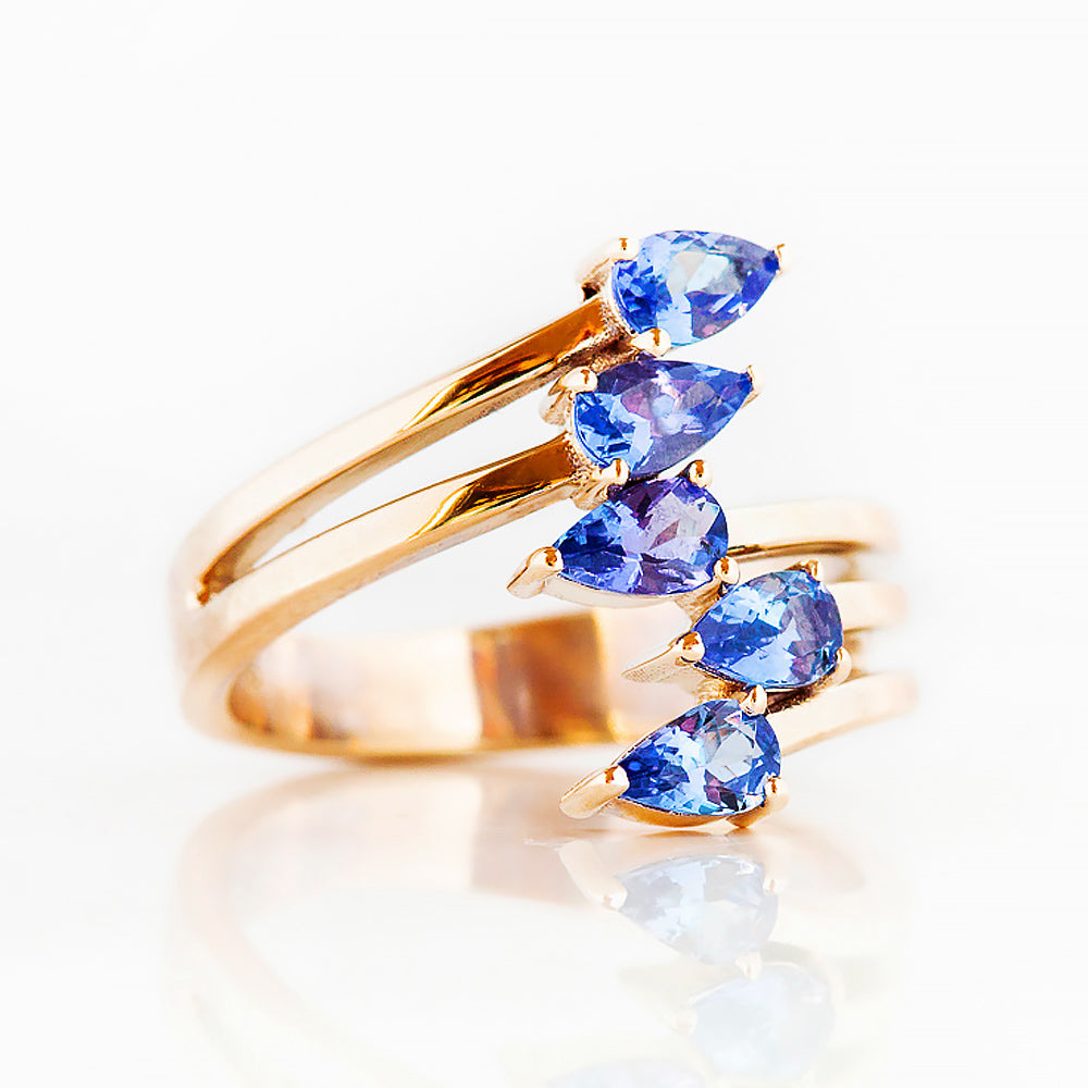 Ciela, a Tanzanite Shooting Star Ring - Victoria's Jewellery