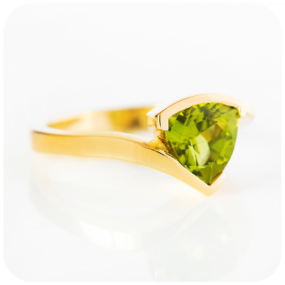 Trillion cut deals peridot ring